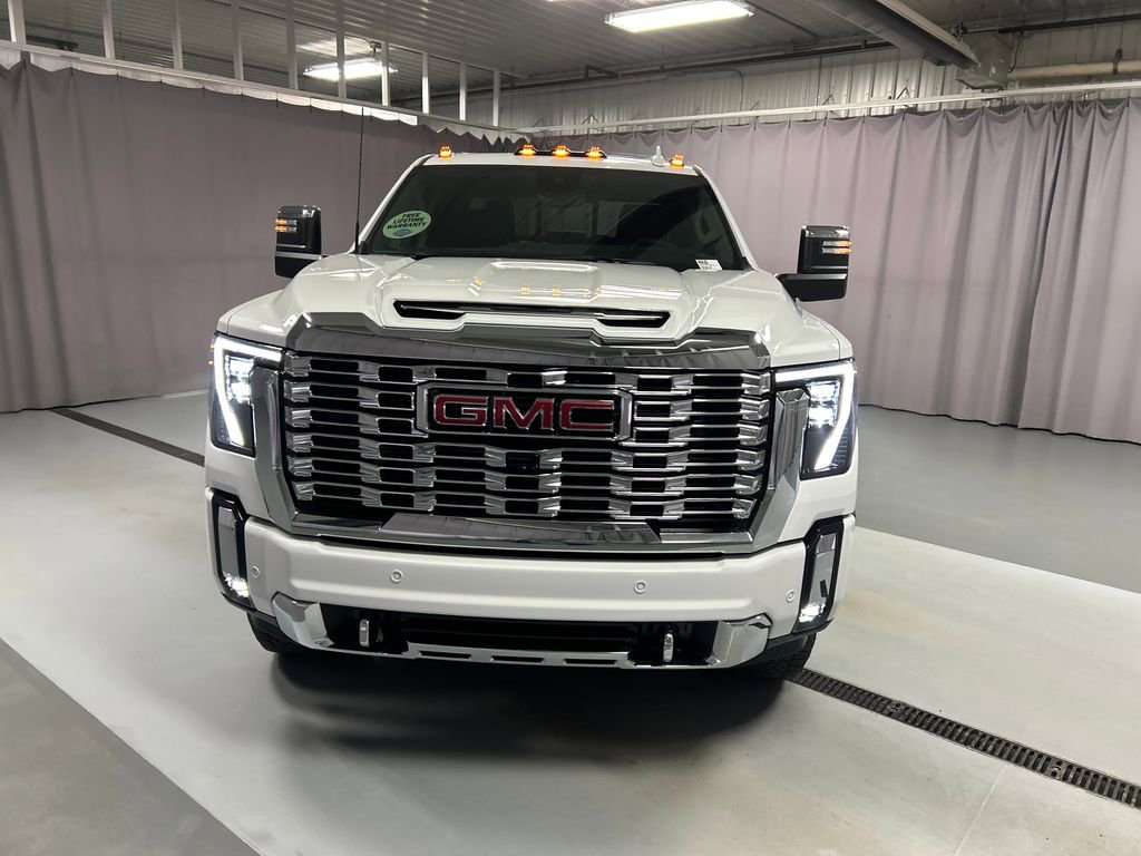 2026 Gmc Sierra 2500 HD Denali photo 2
