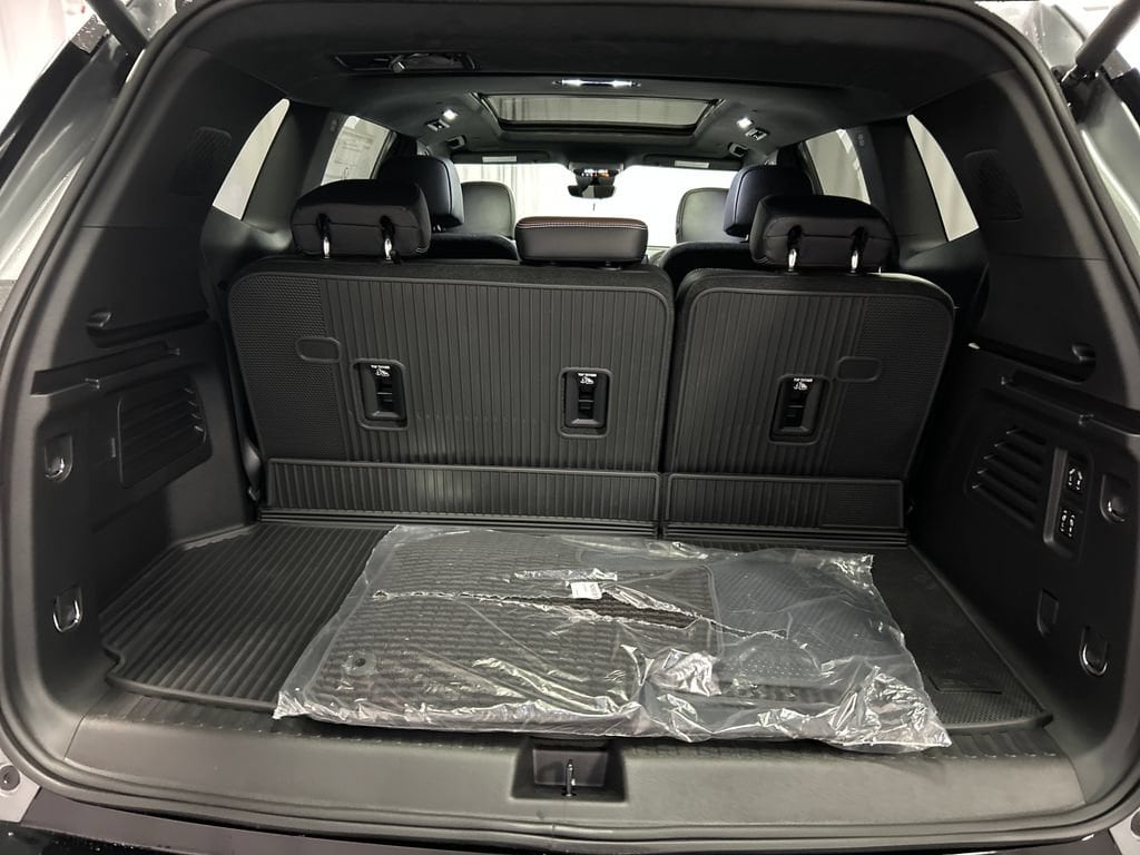 2026 GMC Acadia Denali Ultimate - Photo 23