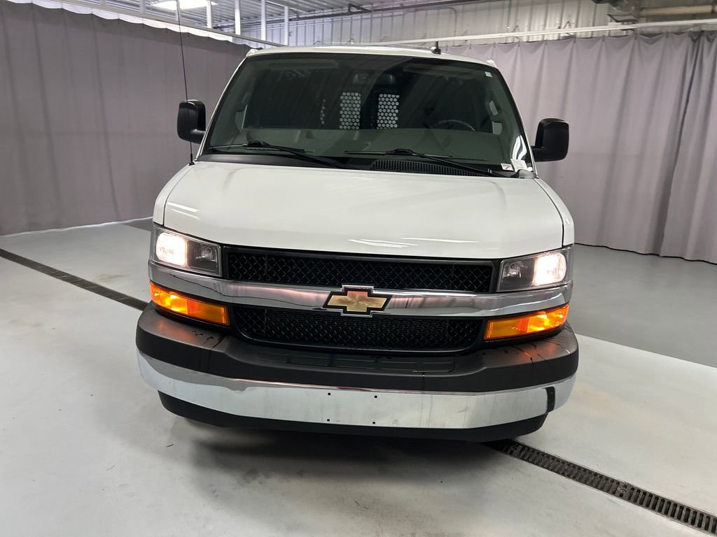 2023 Chevrolet Express Cargo 2500 photo 2