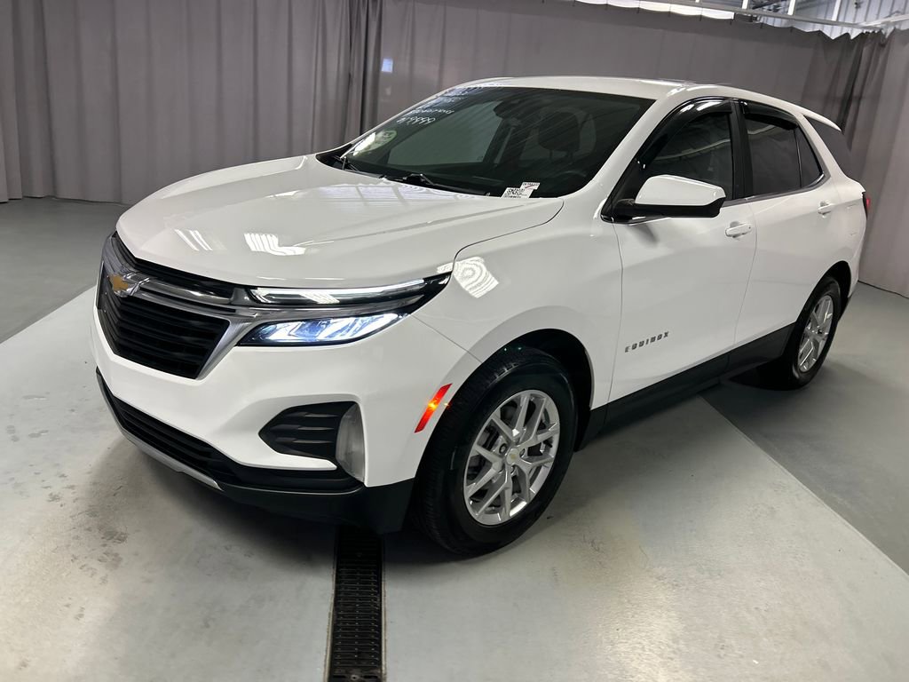 2022 Chevrolet Equinox LT photo 3