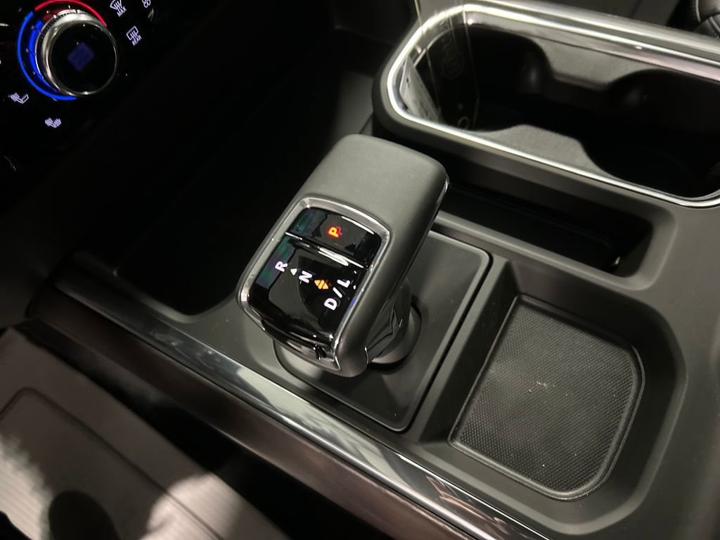 2026 GMC Sierra 1500 SLT - Photo 18