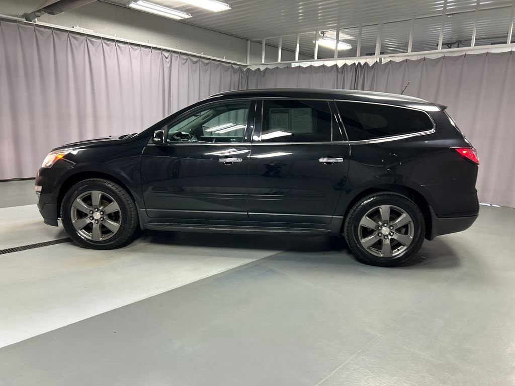 2017 Chevrolet Traverse 2LT photo 4