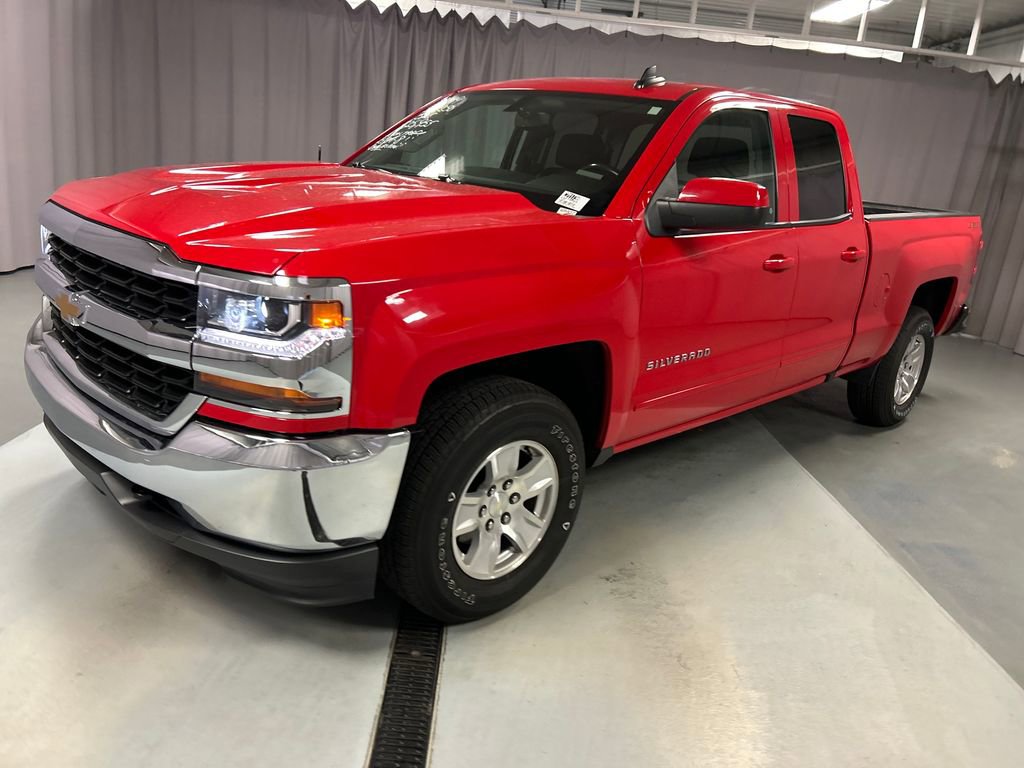 2019 Chevrolet Silverado LT photo 3