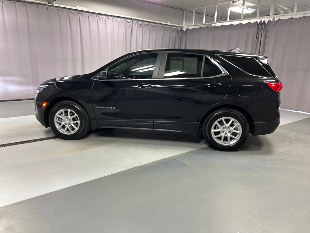 2024 Chevrolet Equinox LT photo 3
