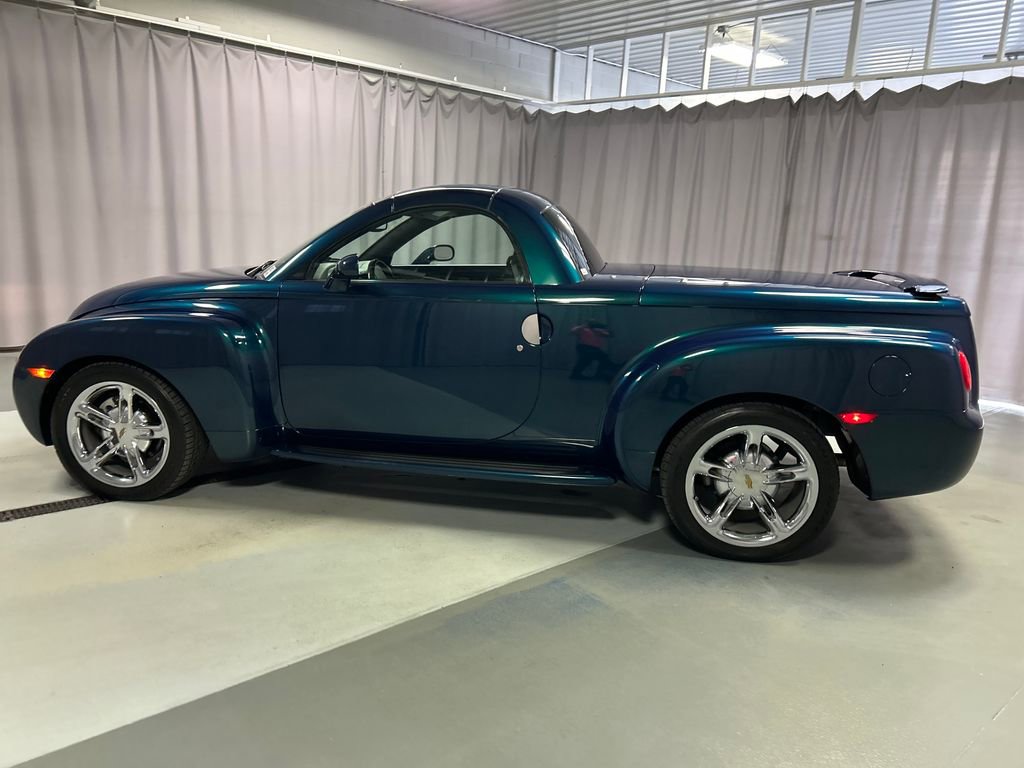 2005 Chevrolet SSR Base photo 4