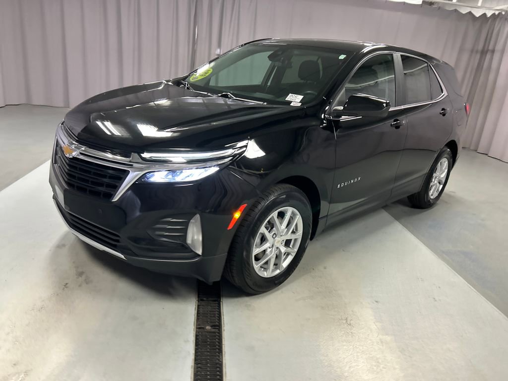 2024 Chevrolet Equinox LT photo 2