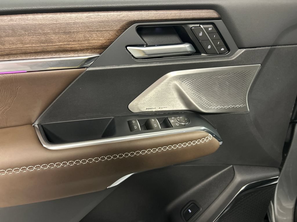 2026 GMC Acadia Denali Ultimate - Photo 12