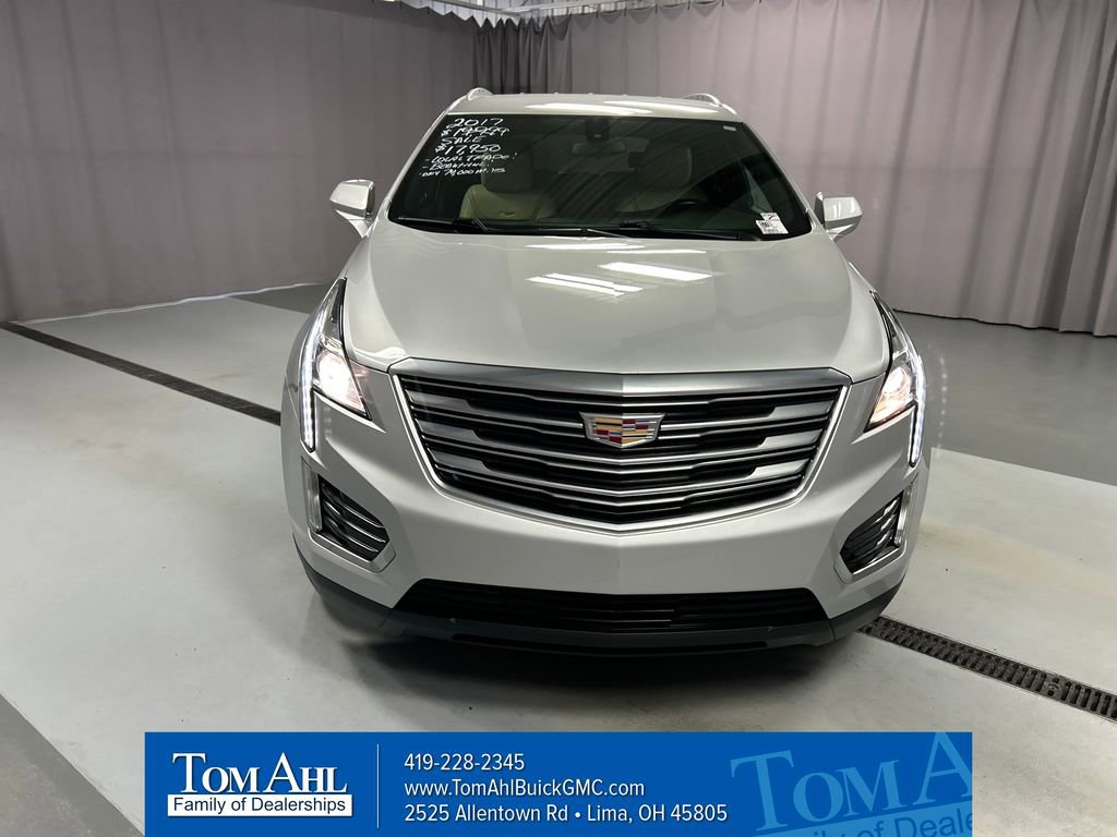 2017 Cadillac XT5 Base photo 2
