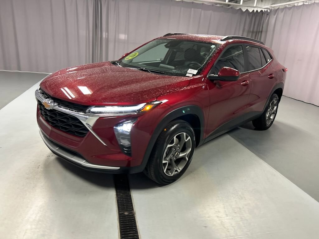 Used 2025 Chevrolet Trax LT SUV