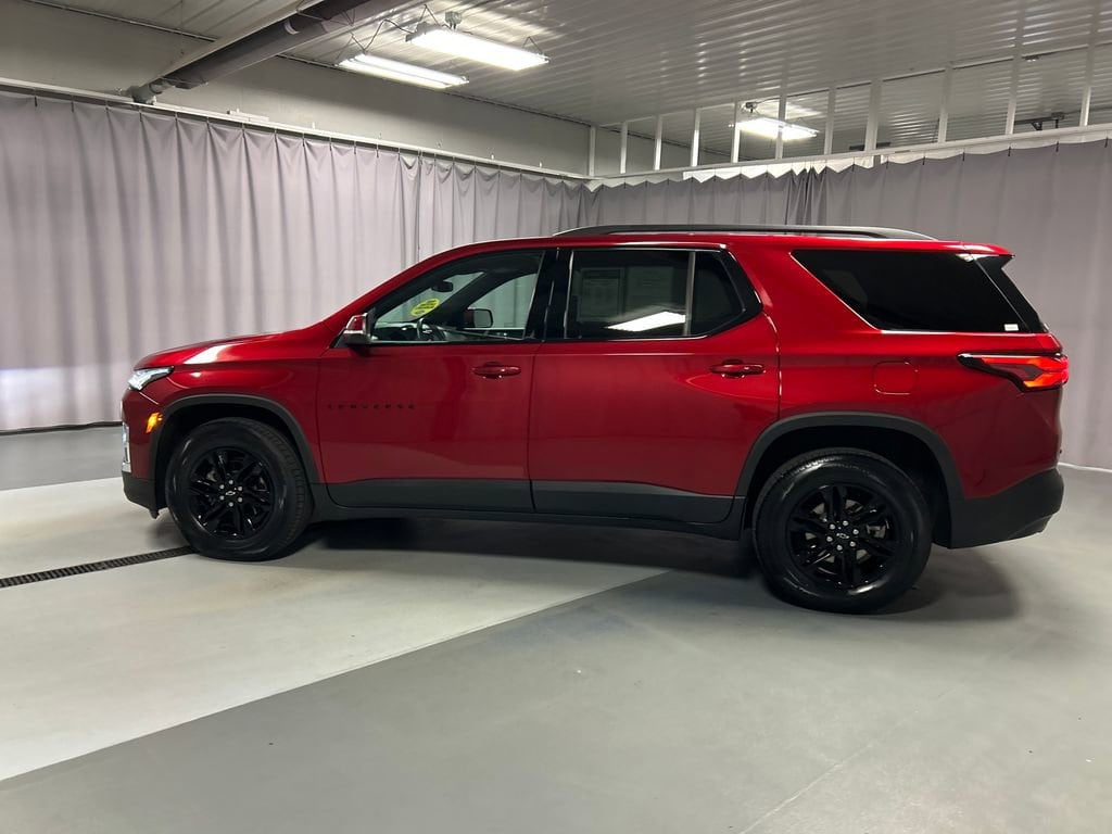 Used 2023 Chevrolet Traverse LT Cloth SUV