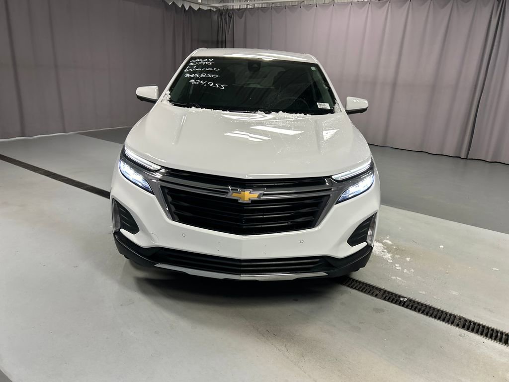 2024 Chevrolet Equinox LT photo 2