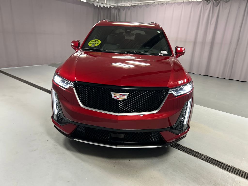 2024 Cadillac XT6 Sport photo 2