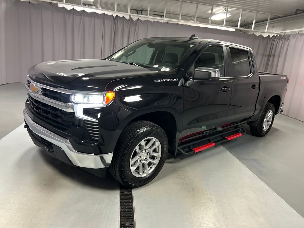 2024 Chevrolet Silverado 1500 LT photo 3