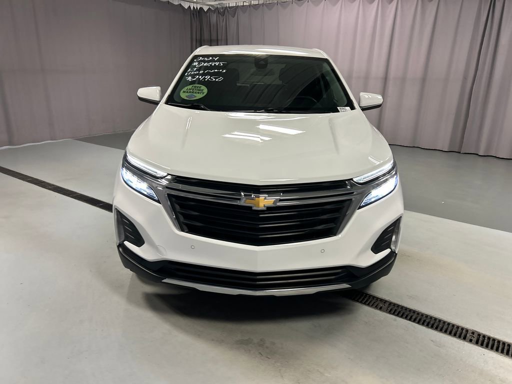 2024 Chevrolet Equinox LT photo 2