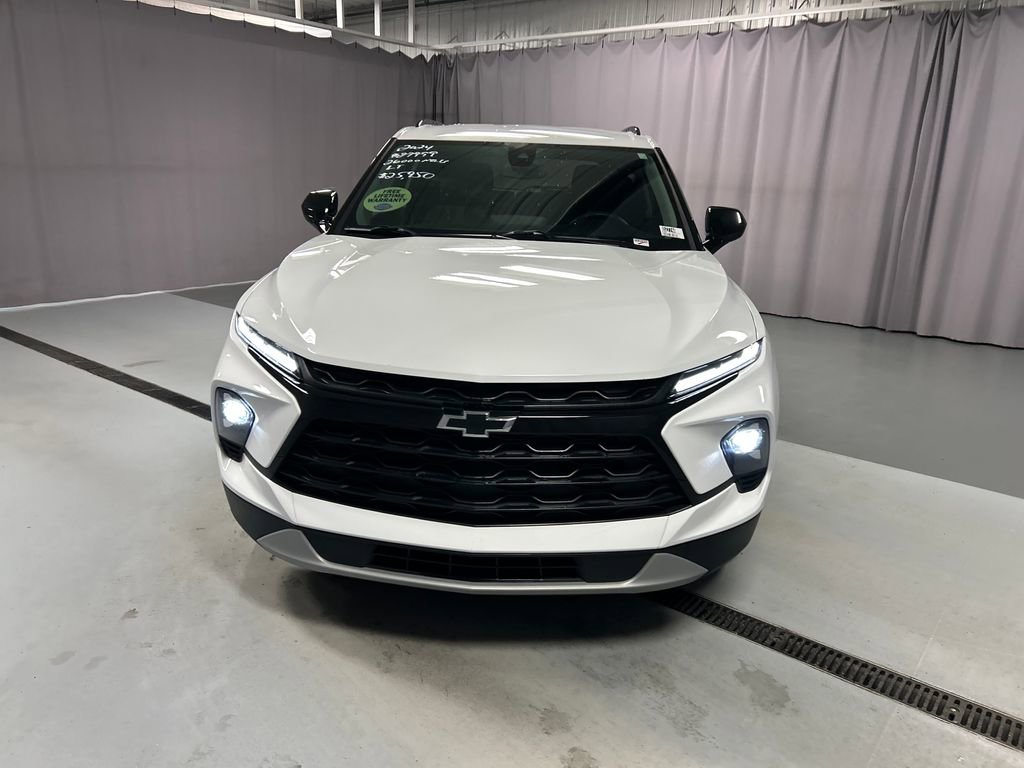 2024 Chevrolet Blazer 2LT photo 2