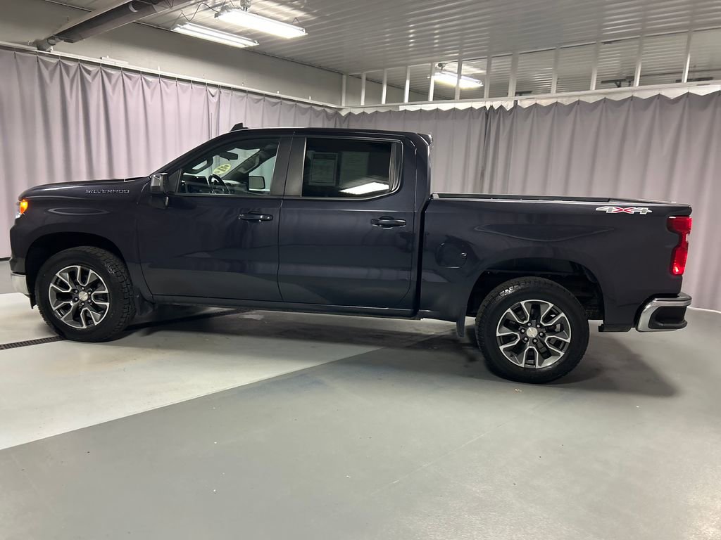 2022 Chevrolet Silverado 1500 LT photo 4