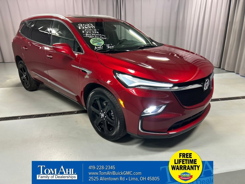 2023 Buick Enclave Essence's photo