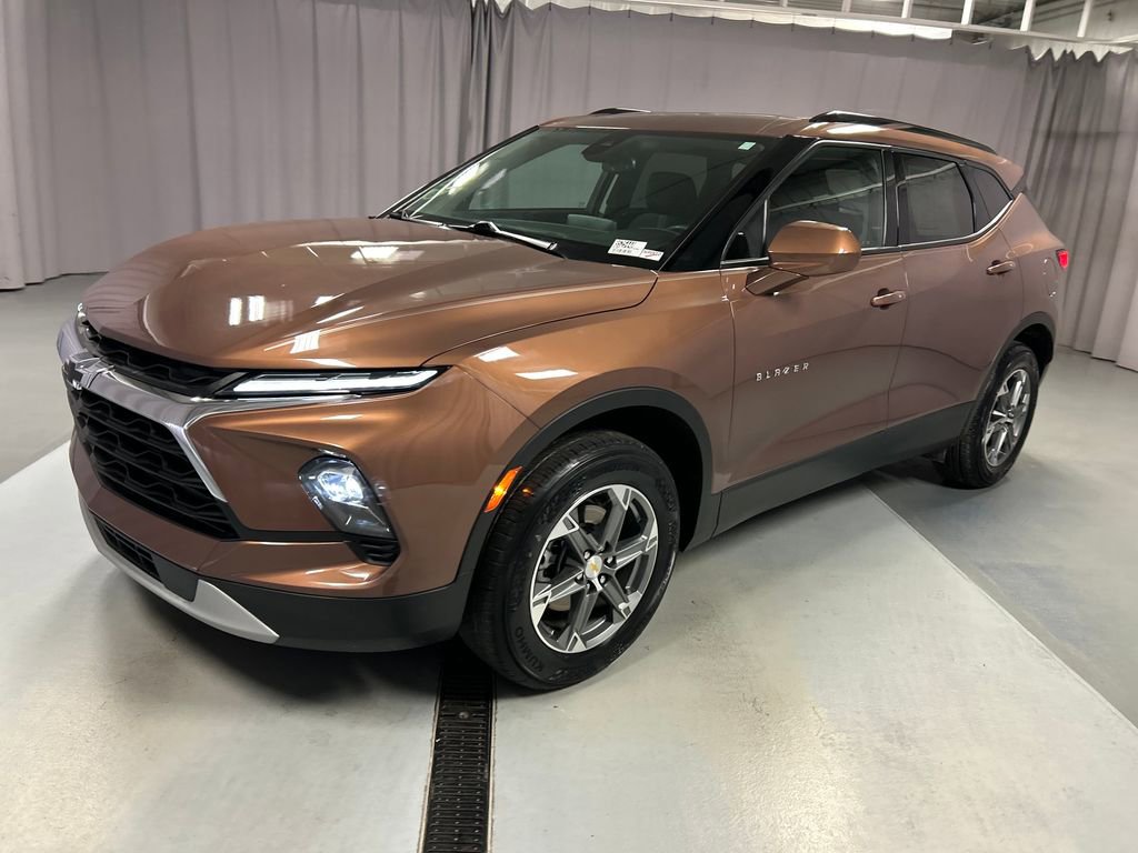 2024 Chevrolet Blazer 2LT photo 2