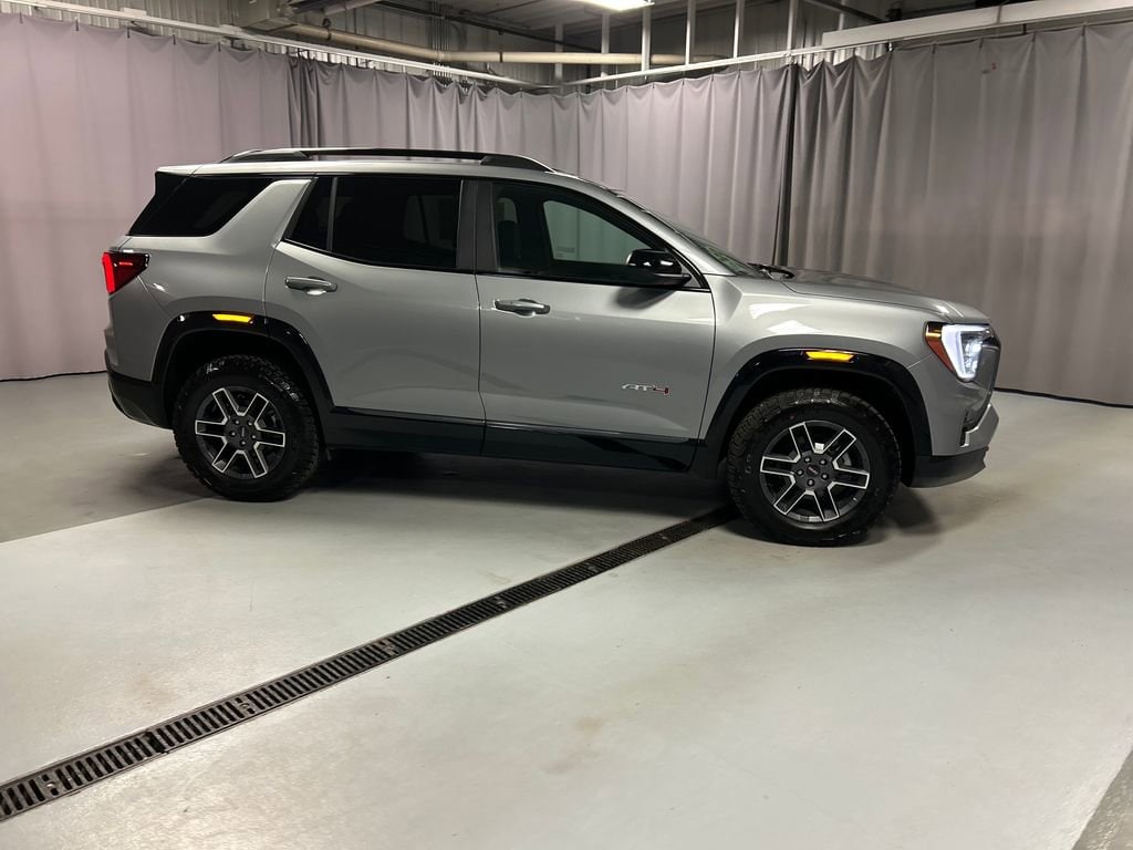 2026 GMC Terrain AT4 - Photo 8