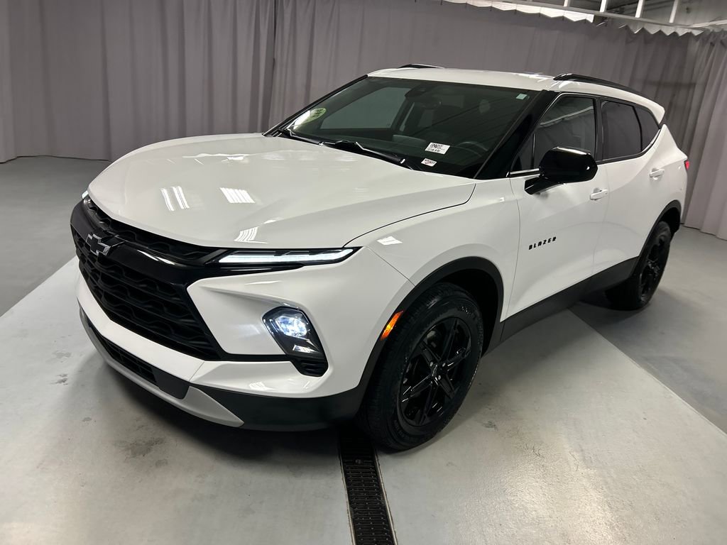 2023 Chevrolet Blazer 2LT photo 3