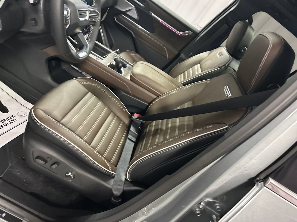 2026 GMC Acadia Denali Ultimate - Photo 10