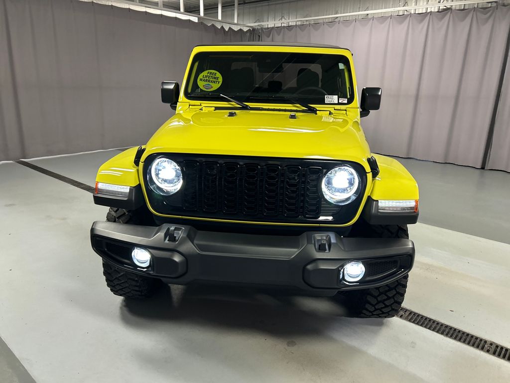 Used 2024 Jeep Gladiator Willys with VIN 1C6HJTAG0RL111521 for sale in Lima, OH