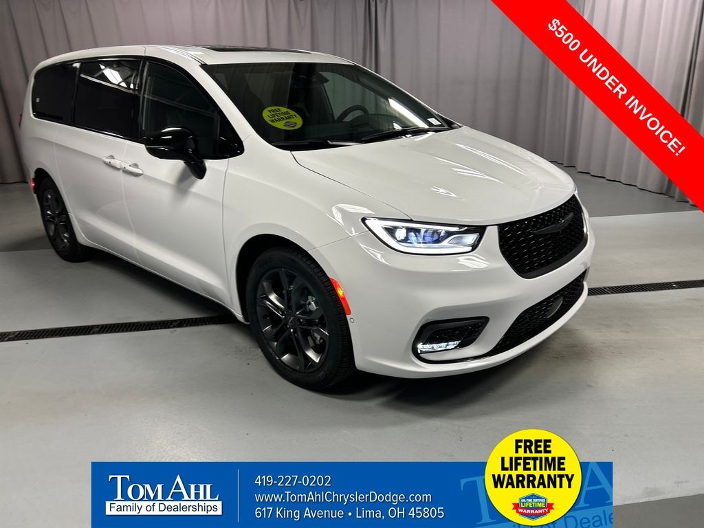 New 2026 Chrysler Pacifica SELECT Passenger Van