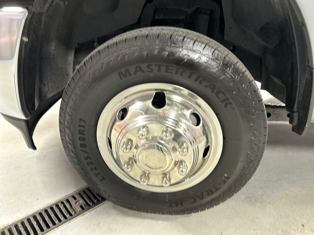 2022 RAM Ram 3500 Chassis Cab SLT - Photo 9