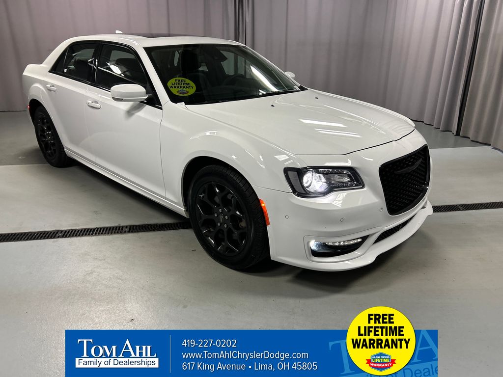2023 Chrysler 300 Touring L