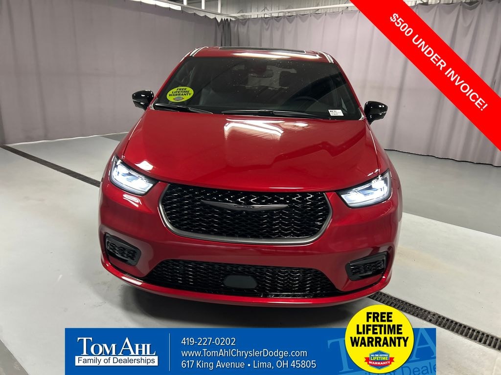 New 2026 Chrysler Pacifica SELECT Passenger Van