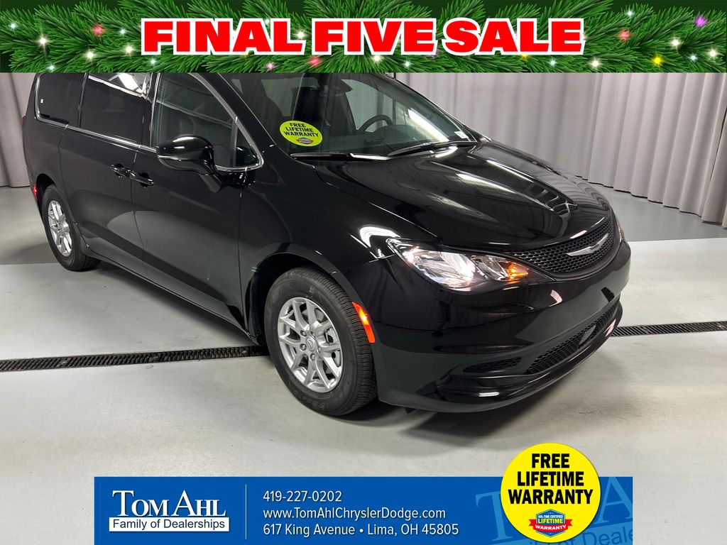 2026 Chrysler Voyager LX's photo