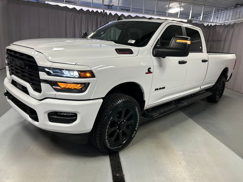 New 2025 Ram 2500 BIG HORN CREW CAB 4X4 8' BOX Pickup