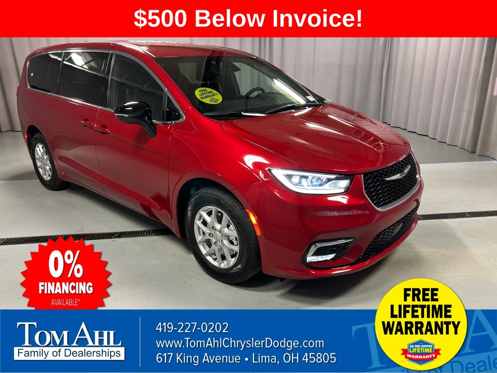 2026 Chrysler Pacifica Passenger Van 