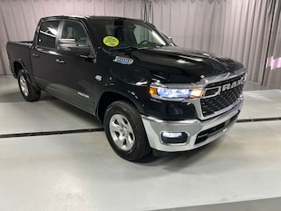 2026 Ram 1500 BIG HORN CREW CAB 4X4 5'7 BOX Pickup C23045