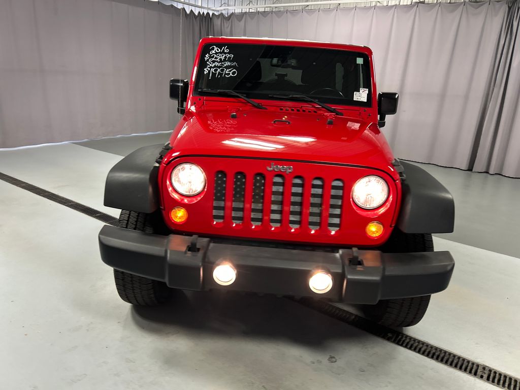 2016 Jeep Wrangler Unlimited Sport photo 2