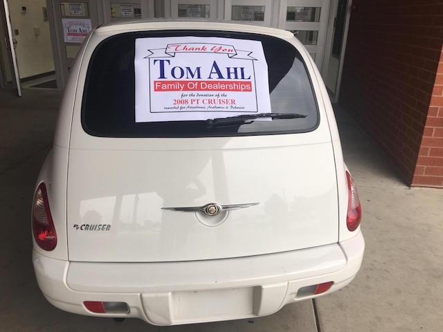 Tom Ahl car giveaway to Lima student