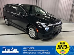 2027 Chrysler Pacifica SELECT Passenger Van