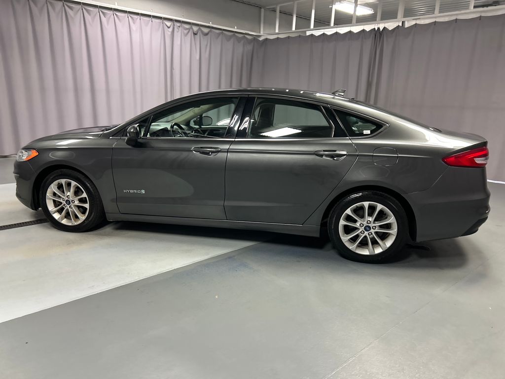 2019 Ford Fusion Hybrid SE photo 3
