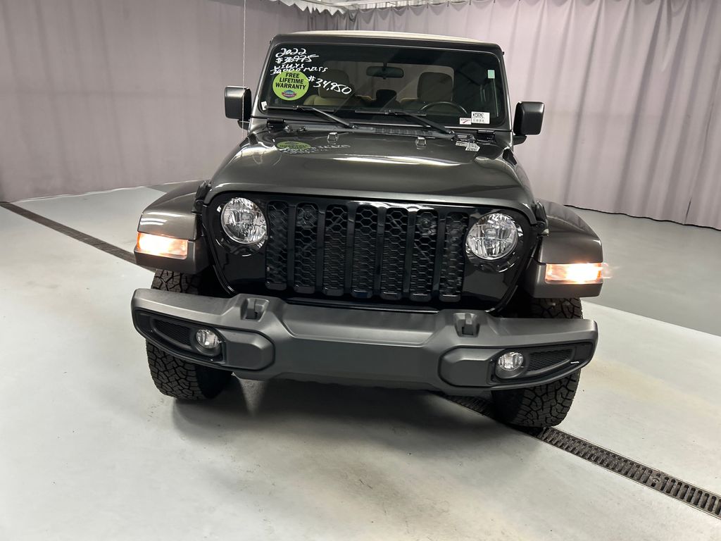 2022 Jeep Gladiator Sport photo 2