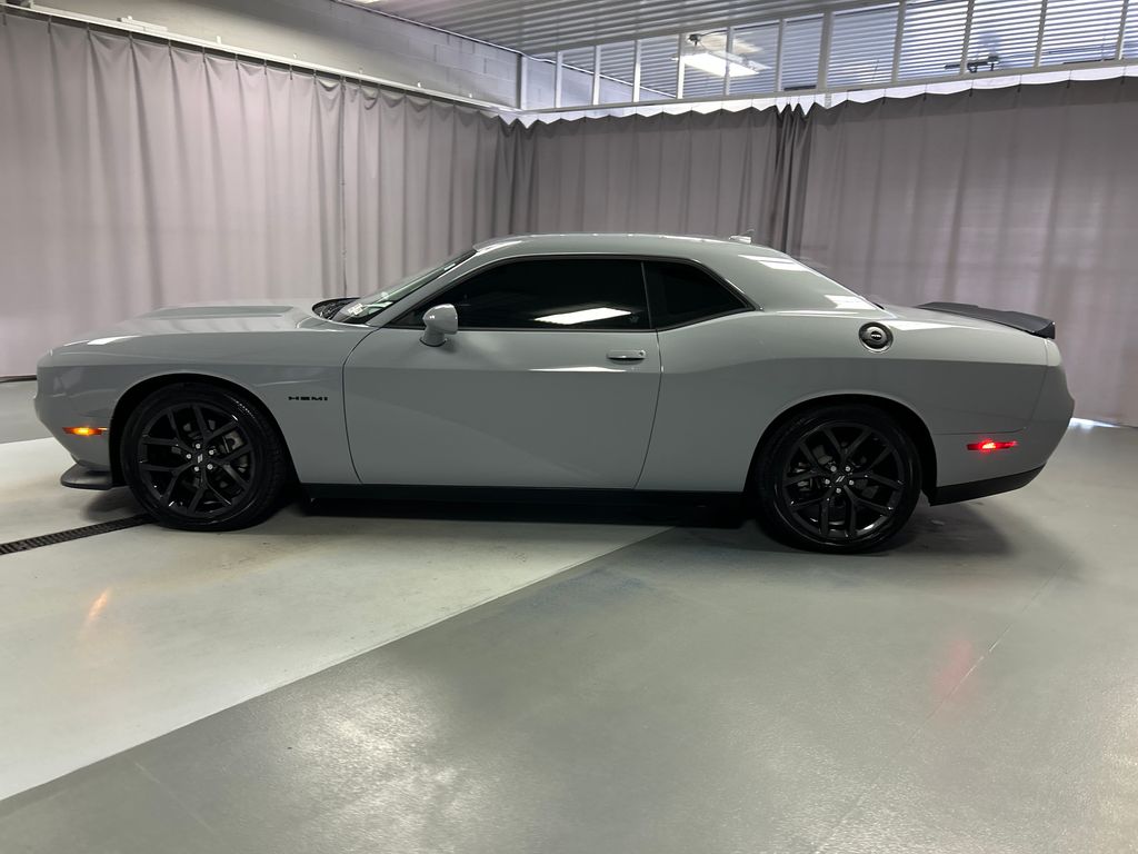 2022 Dodge Challenger R/T photo 4