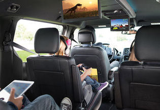 2016 Dodge Grand Caravan entertainment
