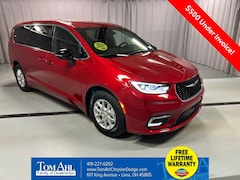 2026 Chrysler Pacifica SELECT Passenger Van