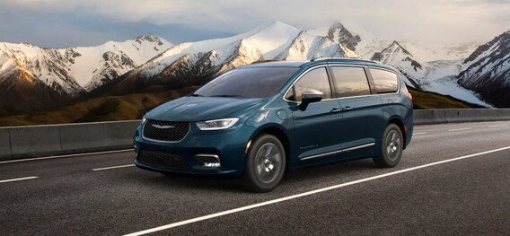 2023 Chrysler Pacifica Hybrid Trim Comparison | Near Fort Wayne ^