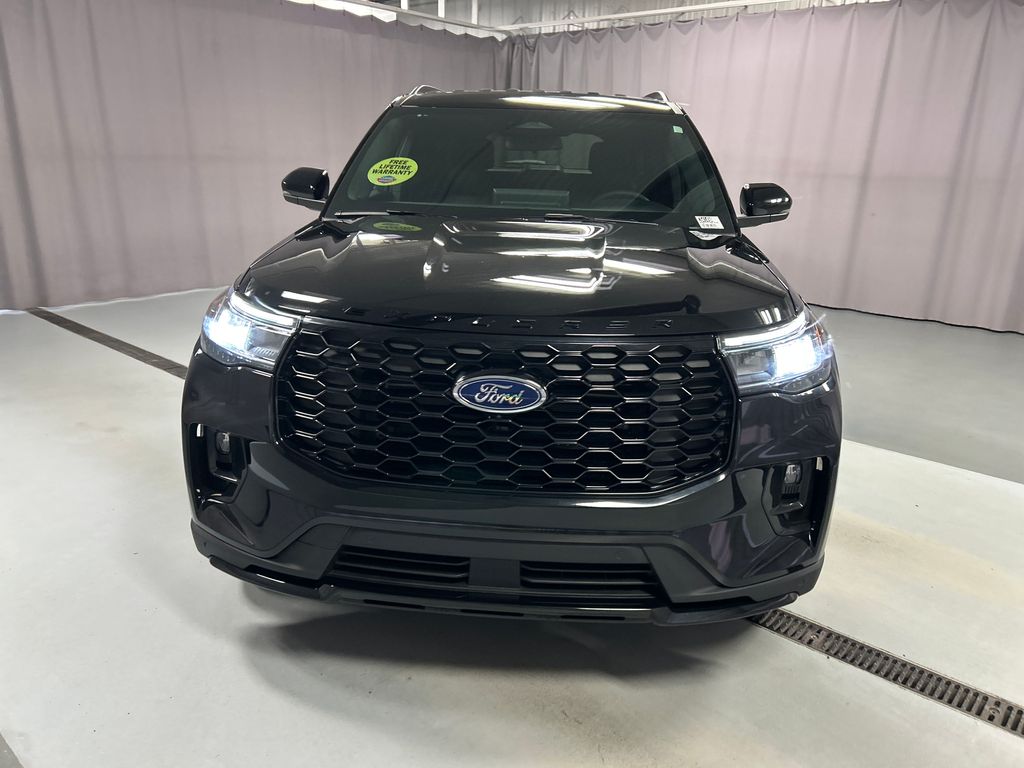 2025 Ford Explorer ST-Line photo 2