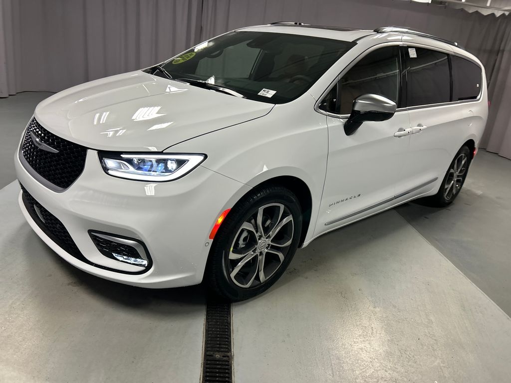 New 2026 Chrysler Pacifica PINNACLE Passenger Van