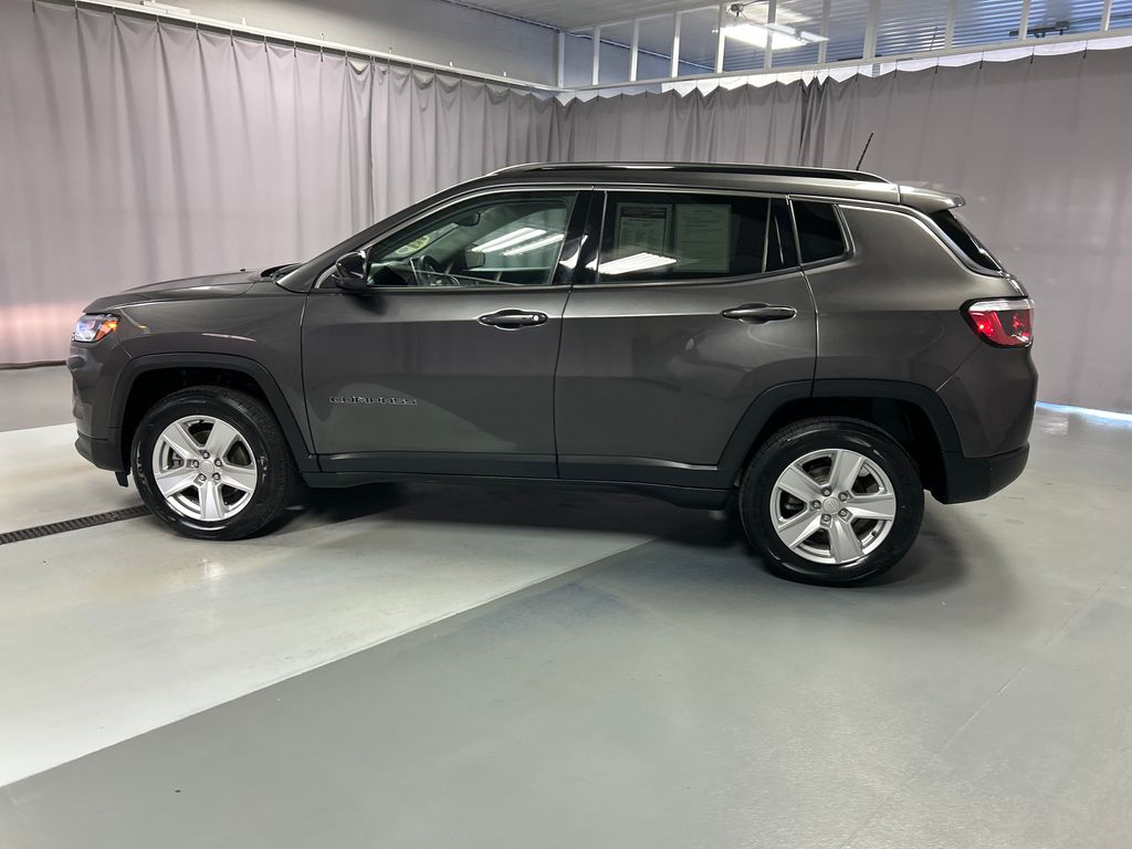 2022 Jeep Compass Latitude photo 4