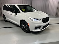 2026 Chrysler Pacifica SELECT Passenger Van