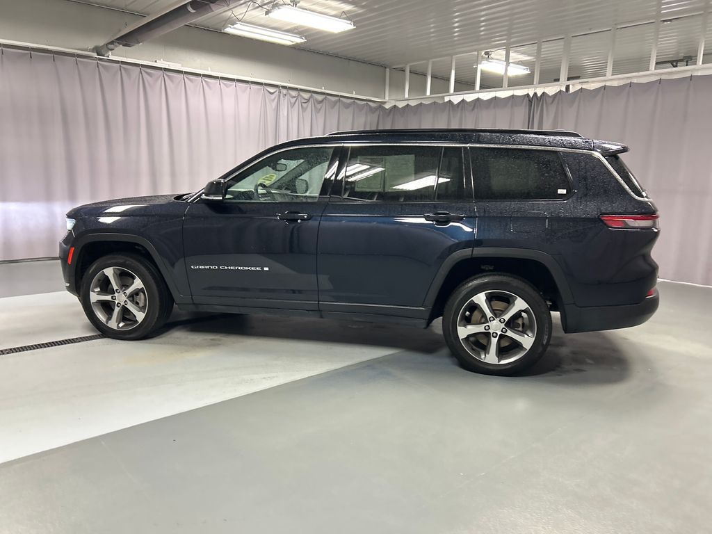 2024 Jeep Grand Cherokee Limited photo 3