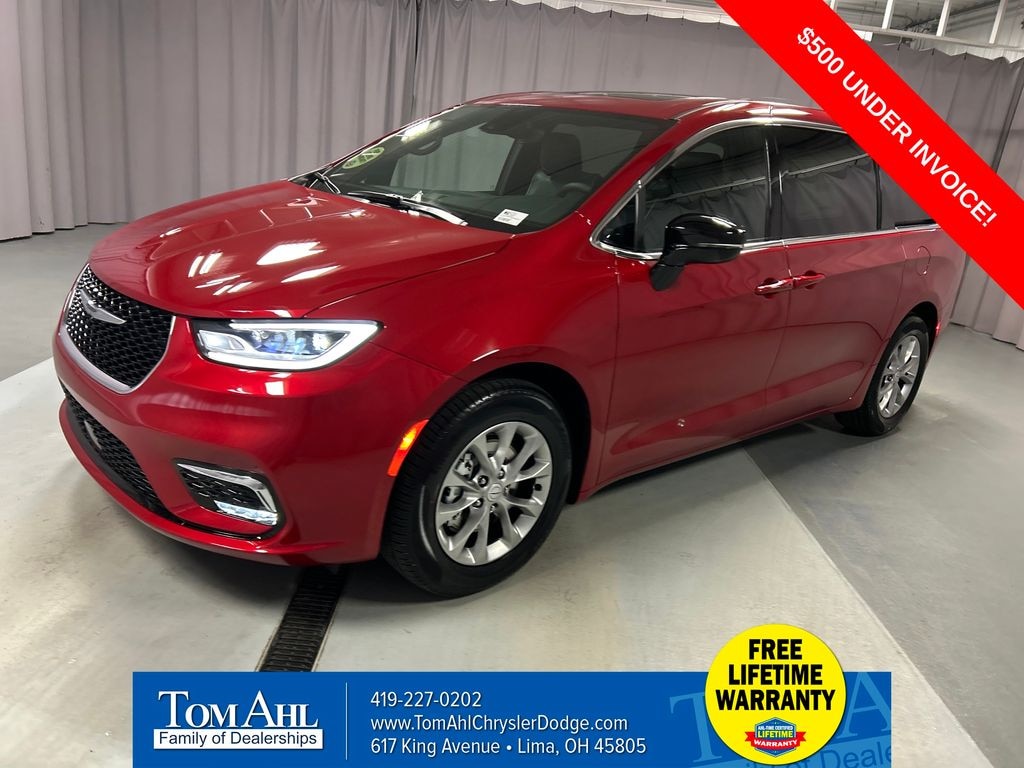 New 2026 Chrysler Pacifica LIMITED Passenger Van