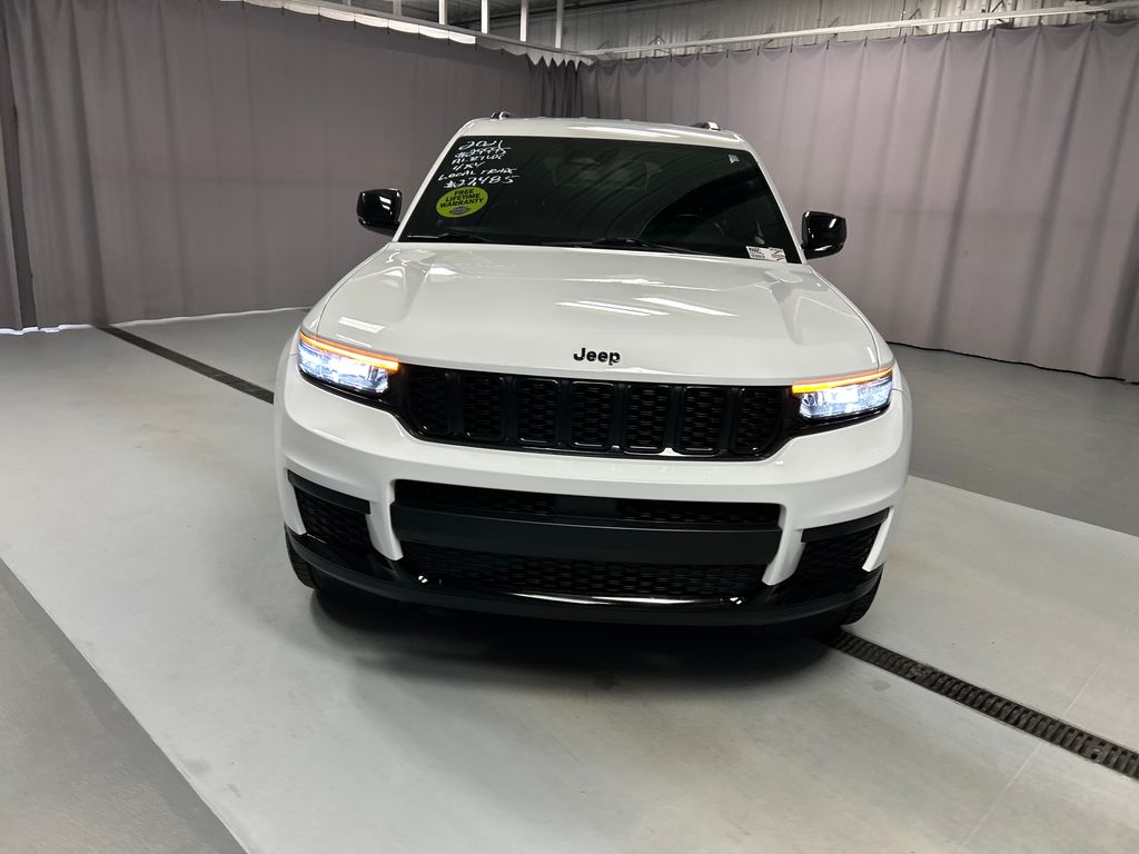 2021 Jeep Grand Cherokee Laredo photo 2